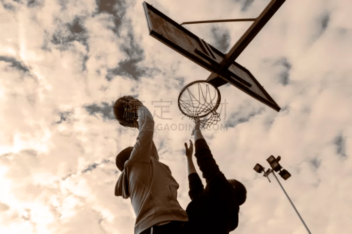 网红：我怀上了德佩的孩子，但他不正面回应还给我找了名律师